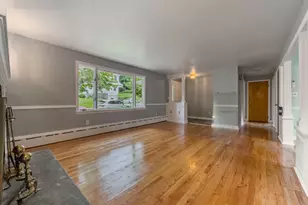 81 Esther Ave, Waterbury, CT 06708 - Photo 4