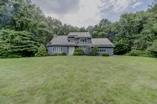33 Habitat Ln, Bloomfield, CT 06002 - Photo 2