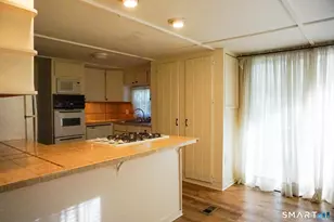 34 Red Oak Dr, Southington, CT 06489 - Photo 10