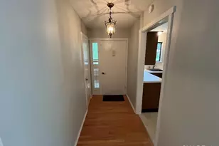 302 Heritage Vlg, Southbury, CT 06488 - Photo 6