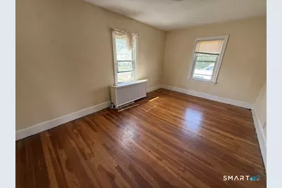 76 Waverly Place, Bridgeport, CT 06610 - Photo 10