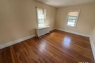 76 Waverly Pl, Bridgeport, CT 06610 - Photo 10