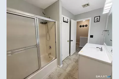 594 East Center Street #H, Manchester, CT 06040 - Photo 8