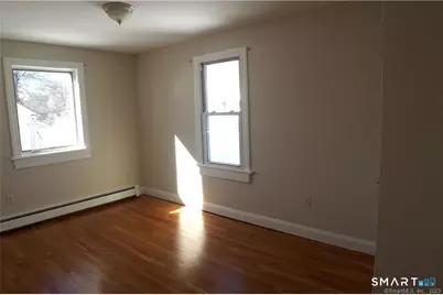 81 Longfellow Avenue #2nd flr, Fairfield, CT 06825 - Photo 10