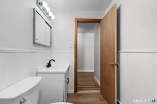 35 Glenwood St, Manchester, CT 06040 - Photo 8