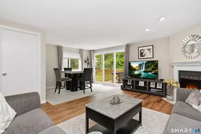 27 Sunridge Lane #27, Cromwell, CT 06416 - Photo 8