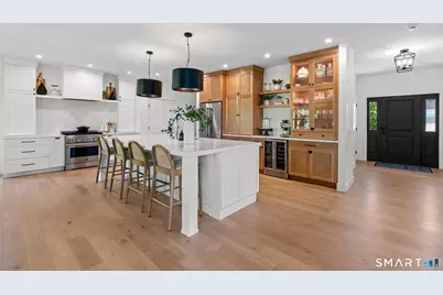 37 Luca Lane, Wethersfield, CT 06109 - Photo 2