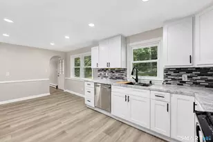 110 Greenwood Dr, Manchester, CT 06042 - Photo 12