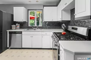 23 Dogwood Dr, Shelton, CT 06484 - Photo 6