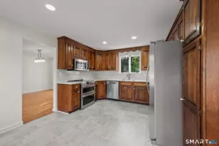 37 Pilgrim Dr, Windsor, CT 06095 - Photo 16