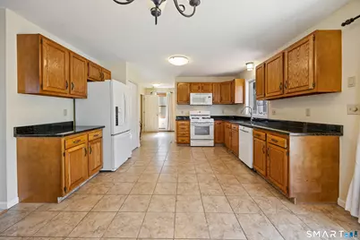 27 Randolph Street, Wallingford, CT 06492 - Photo 6