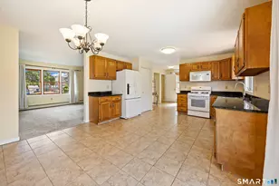 27 Randolph St, Wallingford, CT 06492 - Photo 8