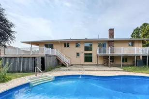 62 Admiral Dr, New London, CT 06320 - Photo 2
