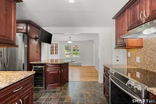 282 Tunxis Rd, West Hartford, CT 06107 - Photo 6
