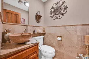 555 Davis St, Watertown, CT 06779 - Photo 16