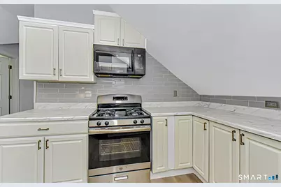 463 Wilmot Avenue #3, Bridgeport, CT 06607 - Photo 2
