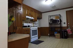 112 Putnam St, Bristol, CT 06010 - Photo 2
