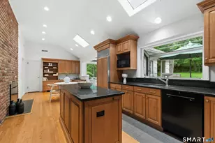 69 Brookhollow Ln, Stamford, CT 06902 - Photo 12