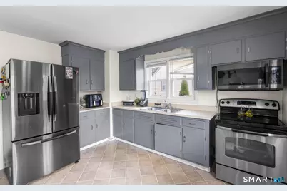620 Granfield Avenue, Bridgeport, CT 06610 - Photo 10