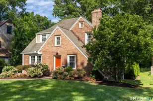 110 Foxcroft Rd, West Hartford, CT 06119 - Photo 2