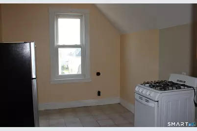 111 Bond Street, Hartford, CT 06114 - Photo 26
