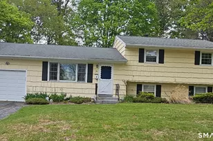 59 Springwood Dr, Trumbull, CT 06611 - Photo 2