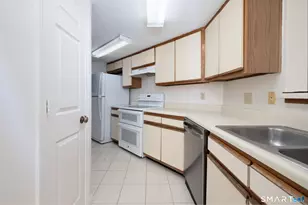 316 Carriage Crossing Ln, Middletown, CT 06457 - Photo 6