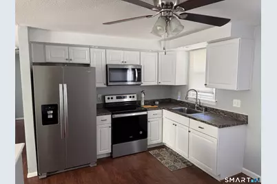 106 Meetinghouse Ridge, Meriden, CT 06450 - Photo 2