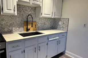18 Cold Spring Rd, Stamford, CT 06905 - Photo 2