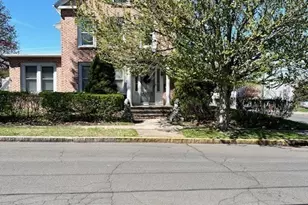 59 Park Pl, Middletown, CT 06457 - Photo 2