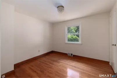 481 Bunker Hill Avenue, Waterbury, CT 06708 - Photo 6