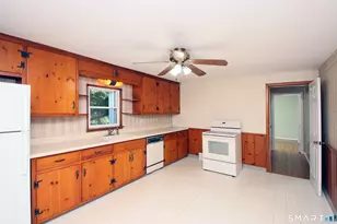 82 Sunbright Dr N, Meriden, CT 06450 - Photo 4