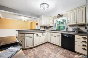 44 Climax Rd, Simsbury, CT 06070 - Photo 10