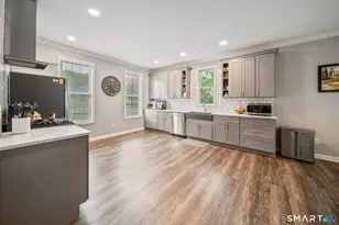 25 Independence Cir, Southbury, CT 06488 - Photo 14