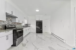 75 Walnut St, Waterbury, CT 06704 - Photo 4