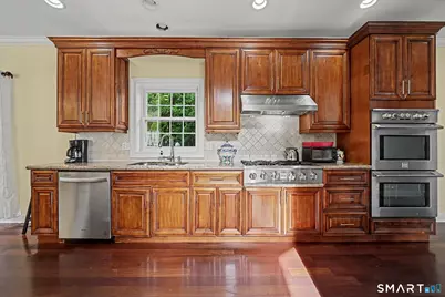 56 Barholm Avenue, Stamford, CT 06907 - Photo 8