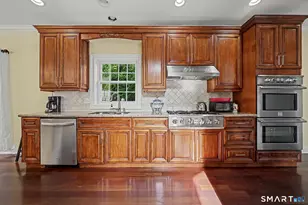56 Barholm Ave, Stamford, CT 06907 - Photo 8
