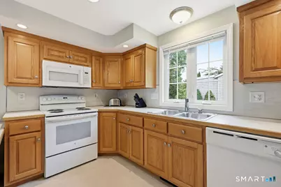 28 Tennyson Road, East Hampton, CT 06424 - Photo 8
