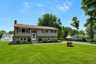 54 Midwood Farm Rd, East Hampton, CT 06424 - Photo 2
