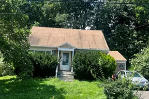21 Joy Rd, Waterbury, CT 06708 - Photo 2