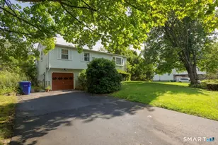 6 Tiffany Ln, Bloomfield, CT 06002 - Photo 2