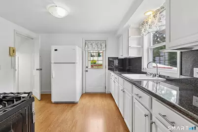274 Mount Pleasant Avenue, Stratford, CT 06614 - Photo 10