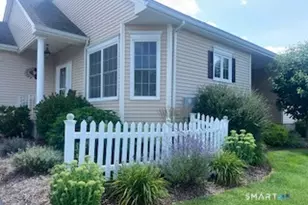 43 Ross Way, Windsor Locks, CT 06096 - Photo 2