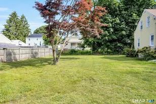 124 Minturn Pl, Bridgeport, CT 06606 - Photo 2