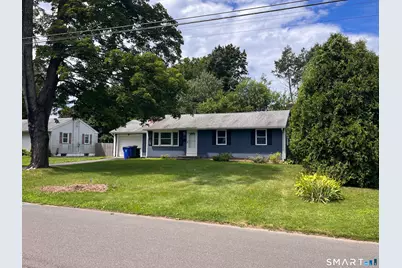 124 Bel Aire Circle, Windsor Locks, CT 06096 - Photo 2