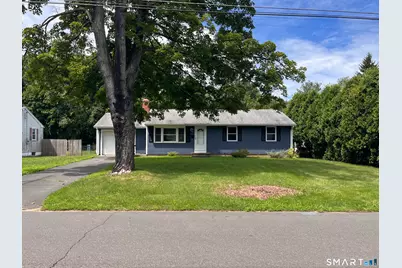 124 Bel Aire Circle, Windsor Locks, CT 06096 - Photo 4