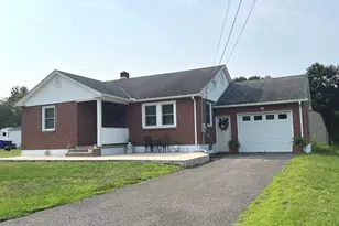 36 Davis St, Torrington, CT 06790 - Photo 2