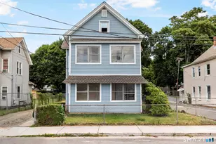23 Robinson St, Waterbury, CT 06704 - Photo 2