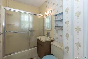 327 Anna Ave, Waterbury, CT 06708 - Photo 4