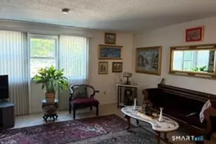 21 E Gate Ln, Hamden, CT 06514 - Photo 6